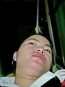 emly-xinh18 online show from November 2025 09:47:01 PM