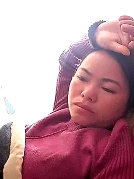 emly-xinh18 online show from November 2025 07:29:02 AM