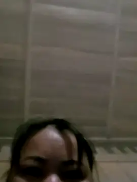 emly-xinh18 online show from November 2025 11:14:01 PM