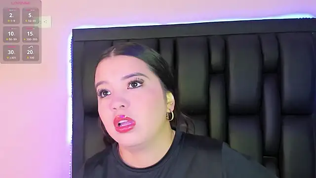 LunaWiill  online show from November 2025 12:15:02 PM