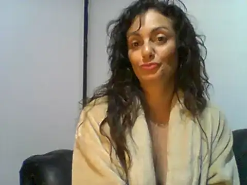 Snapshot of dulcefanny chatting on May 2026 01:57:16 AM dulcefanny online show from May 2026 01:57:16 AM