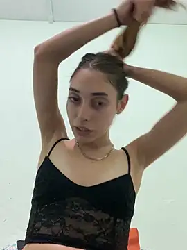 loirinhaaa online show from October 2025 02:21:02 AM