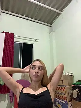 loirinhaaa online show from April 2026 09:56:02 PM