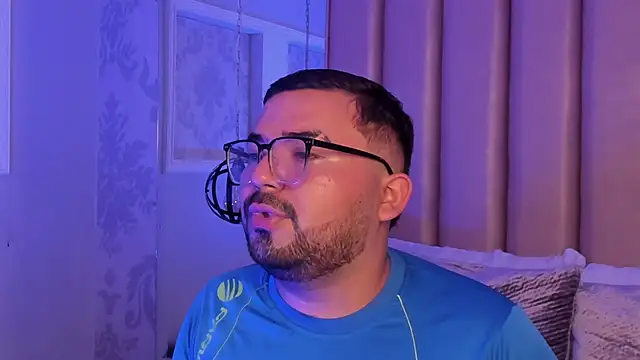 SoyGaelOso online show from September 2025 07:08:02 PM