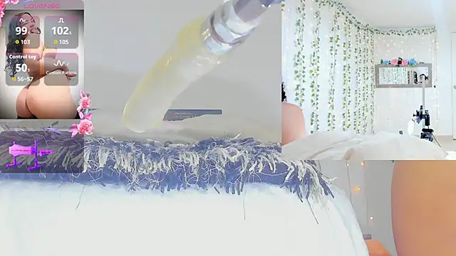 Ashley  Jones   online show from April 2026 09:02:01 AM