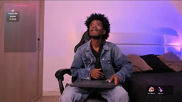 AllexJacob online show from November 2025 01:00:02 PM