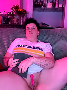 Snapshot of captaine_pioupiou chatting on November 2025 09:50:02 PM captaine pioupiou online show from November 2025 09:50:02 PM