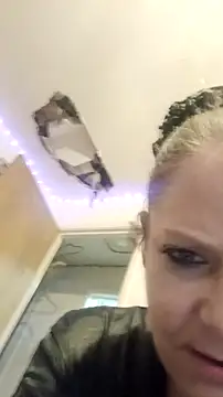 Snapshot of curvybabe88 chatting on November 2025 04:31:02 PM curvybabe88 online show from November 2025 04:31:02 PM