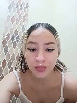 Snapshot of Shairaclark_ chatting on May 2026 09:20:02 PM Shairaclark online show from May 2026 09:20:02 PM
