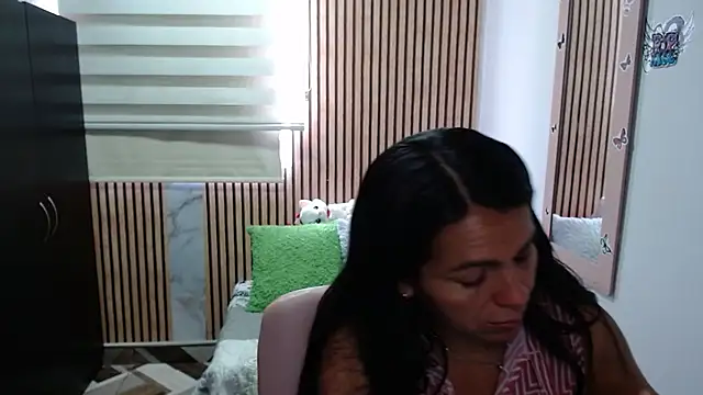 camilavargas  online show from April 2026 04:56:02 PM