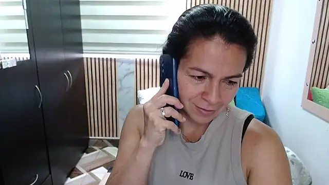Snapshot of camilavargas_ chatting on May 2026 09:33:02 PM camilavargas online show from May 2026 09:33:02 PM
