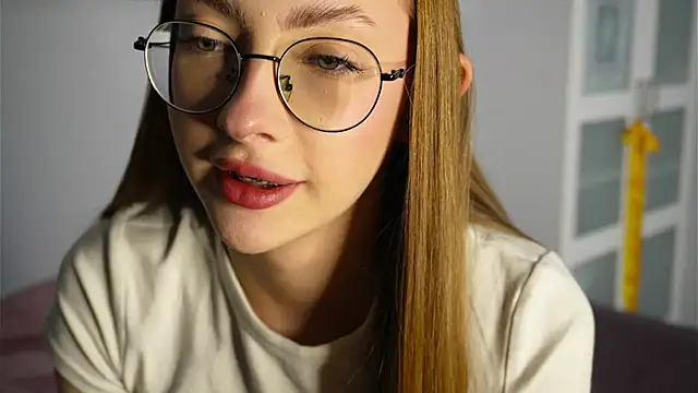 Snapshot of blissence chatting on November 2025 03:34:02 PM blissence online show from November 2025 03:34:02 PM