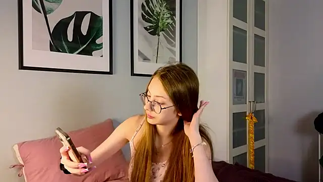 Snapshot of blissence chatting on November 2025 03:01:02 PM blissence online show from November 2025 03:01:02 PM