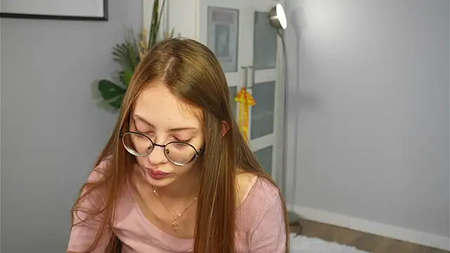 Snapshot of blissence chatting on December 2025 03:29:01 PM blissence online show from December 2025 03:29:01 PM