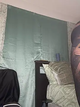 foreigntitts  online show from February 2026 03:04:01 AM