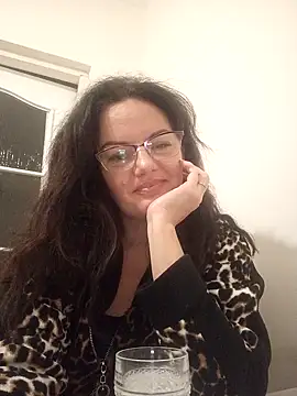 Snapshot of ValeriaLove43211 chatting on October 2025 06:37:01 PM ValeriaLove43211 online show from October 2025 06:37:01 PM