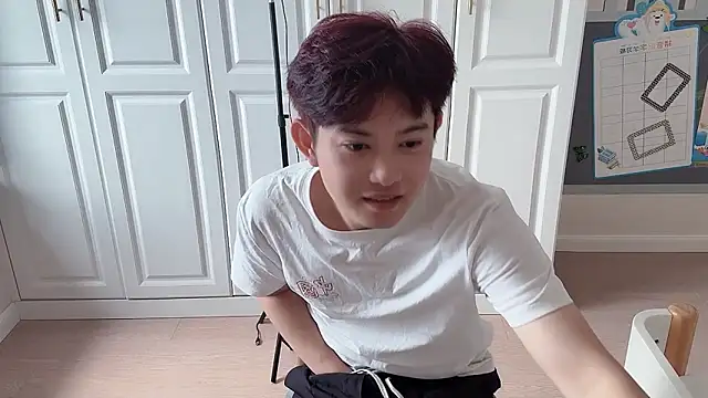 xlong00099 online show from September 2025 03:18:02 AM