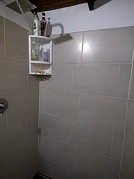 Suzanelee1 online show from October 2025 10:31:01 PM