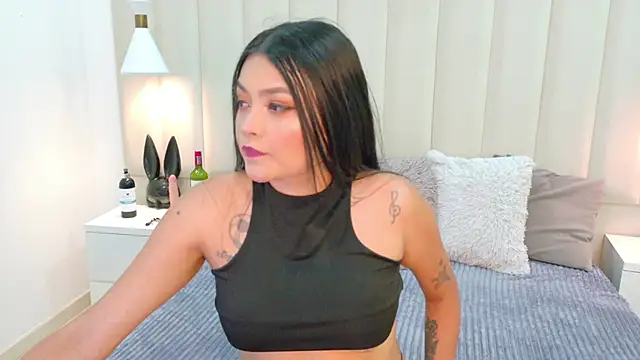 AteneaRoldan online show from October 2025 04:12:01 AM