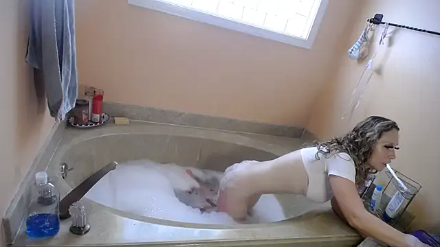 MoonlightMaybell online show from October 2025 07:34:01 PM