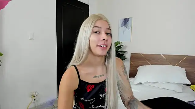 Snapshot of SofiaClarkson chatting on September 2025 12:50:02 PM SofiaClarkson online show from September 2025 12:50:02 PM