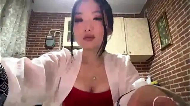 EmmaLeexth online show from April 2026 02:03:01 PM