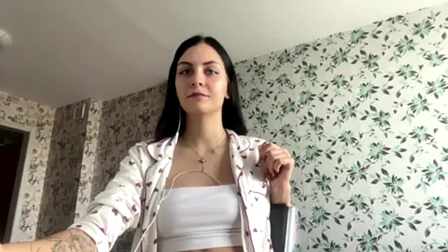 Snapshot of DevoraShaban chatting on September 2025 03:19:01 AM DevoraShaban online show from September 2025 03:19:01 AM