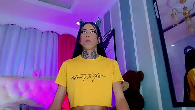 Julia Bulette1 online show from April 2026 01:17:02 AM