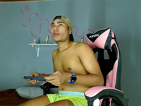 Snapshot of Imperial_lust chatting on September 2025 05:01:02 AM Imperial lust online show from September 2025 05:01:02 AM