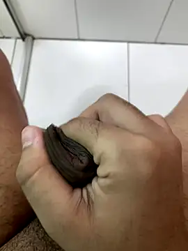 kylieputinha online show from September 2025 03:59:01 PM