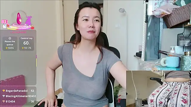 Snapshot of sallycui chatting on June 2026 01:06:02 AM sallycui online show from June 2026 01:06:02 AM