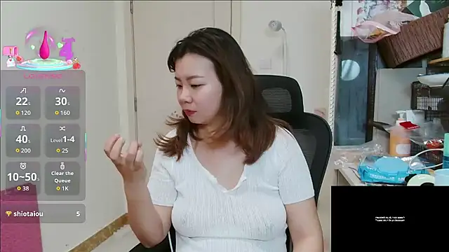 Snapshot of sallycui chatting on June 2026 10:25:01 PM sallycui online show from June 2026 10:25:01 PM