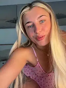 Snapshot of BabyBluexox chatting on May 2026 12:11:02 PM BabyBluexox online show from May 2026 12:11:02 PM