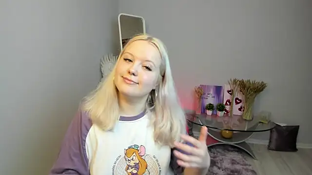 Snapshot of RoseThomas_ chatting on September 2025 01:37:01 PM RoseThomas online show from September 2025 01:37:01 PM