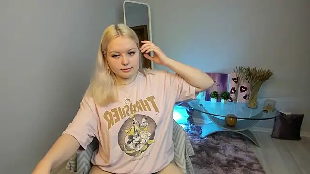 Snapshot of RoseThomas_ chatting on September 2025 05:35:02 AM RoseThomas online show from September 2025 05:35:02 AM