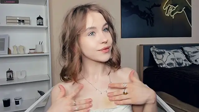 MaliaBourraine online show from June 2026 07:42:01 AM