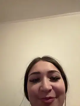 Snapshot of EllaClarke chatting on February 2026 03:32:01 PM EllaClarke online show from February 2026 03:32:01 PM