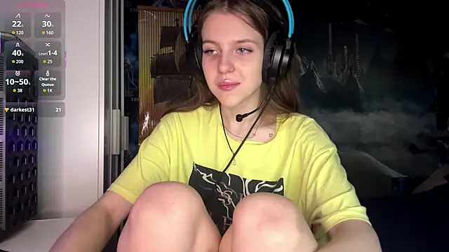 Elira Breeze online show from November 2025 12:59:01 PM