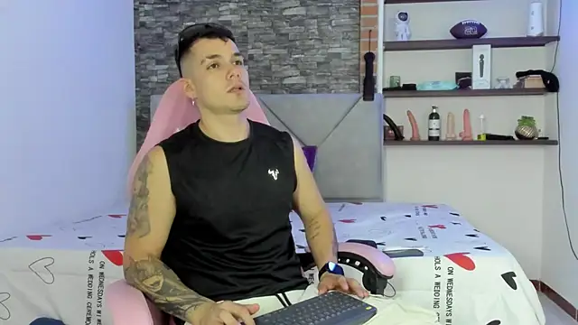 BooyHott  online show from January 2026 07:15:02 PM