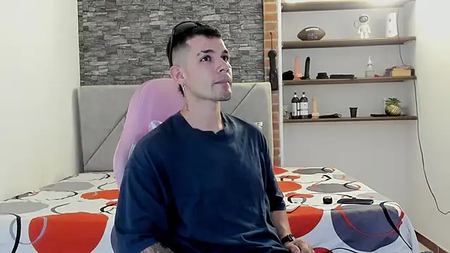 BooyHott  online show from March 2026 06:58:01 PM