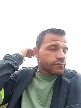 Claudiokkkkk online show from December 2025 12:02:02 PM