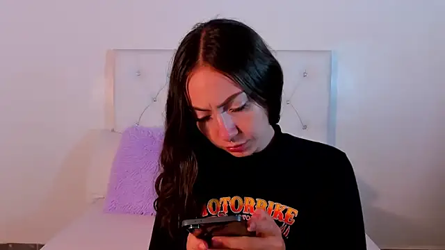 LaiaColliinss online show from October 2025 05:11:02 PM