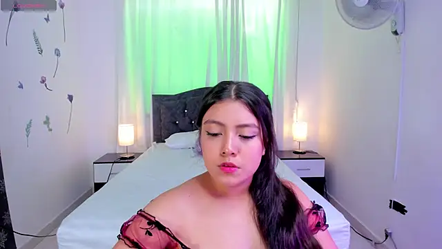 raiderandroxie online show from November 2025 01:11:01 PM