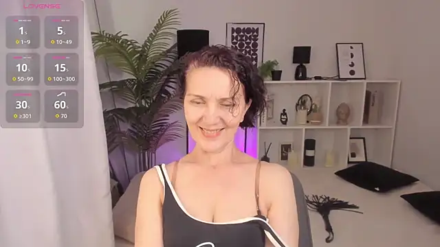 Snapshot of Irene_Marlow chatting on June 2026 07:47:02 AM Irene Marlow online show from June 2026 07:47:02 AM