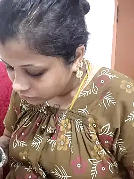 sweetqueen143 online show from April 2026 03:00:01 PM