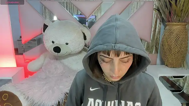 Gyal 8  online show from September 2025 03:44:01 AM