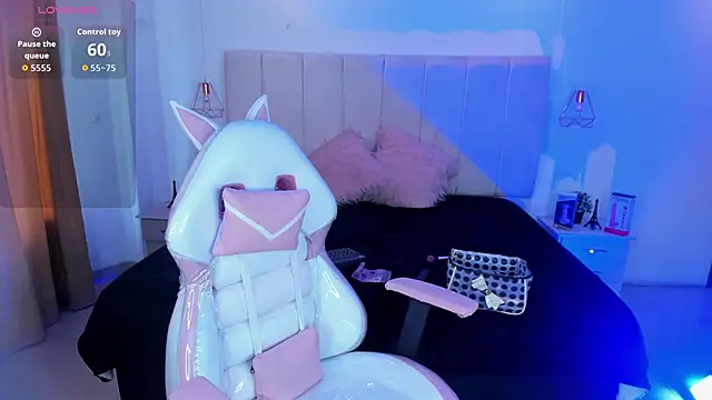 Gyal 8  online show from November 2025 07:57:01 PM