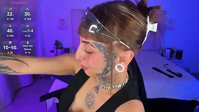 Gyal 8  online show from February 2026 04:43:02 AM