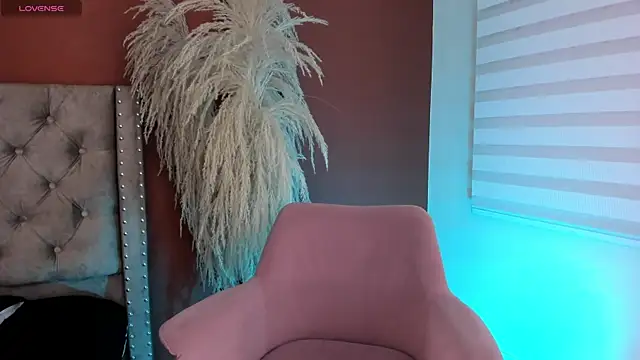 angela fiory online show from December 2025 08:27:01 PM