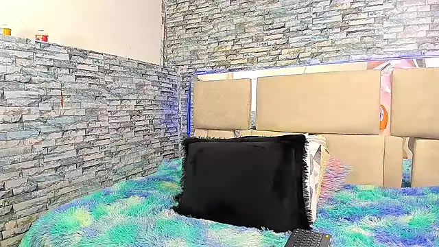 Julian wolf18 online show from October 2025 03:19:01 PM